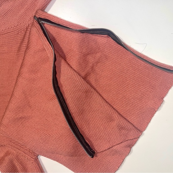 Dusty pink ribbed knit sweater dress with cool zipper details - Picture 6 of 10